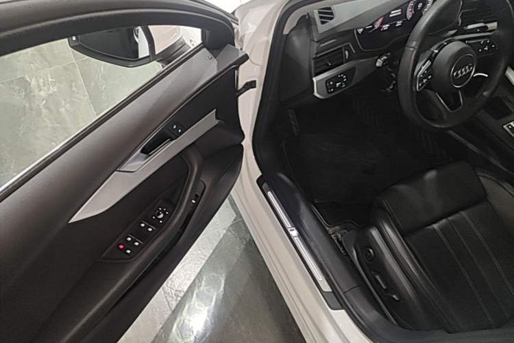 Used Audi A4L 2022 40 TFSI Fashion Dynamic Model Driver Seat