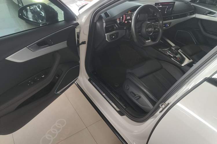 Used Audi A4L 2022 40 TFSI Luxury Dynamic Model Driver Seat