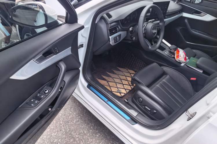 Used Audi A4L 2022 40 TFSI Fashion Dynamic Model Driver Seat