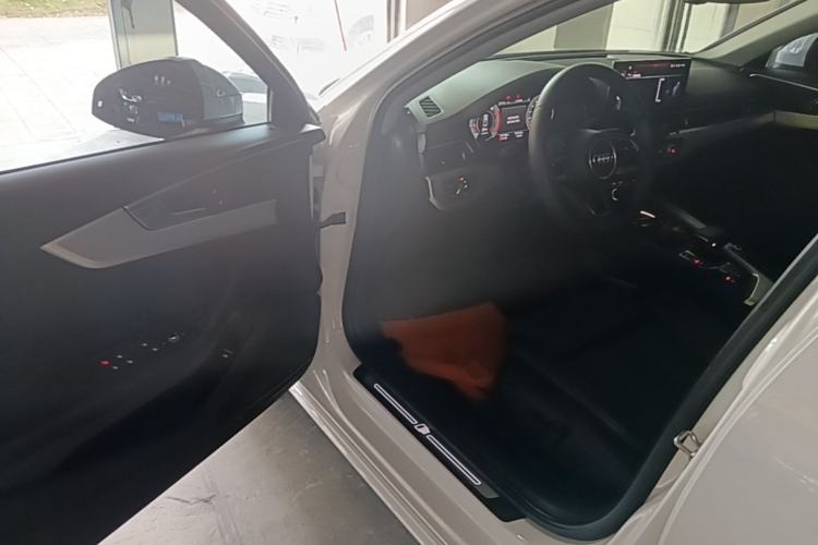 Used Audi A4L 2022 40 TFSI Fashion Dynamic Model Driver Seat