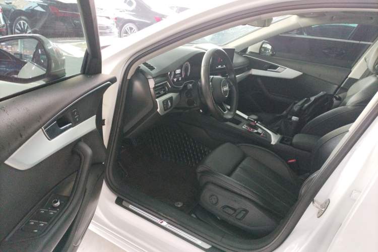 Used Audi A4L 2022 40 TFSI Fashion Dynamic Model Driver Seat