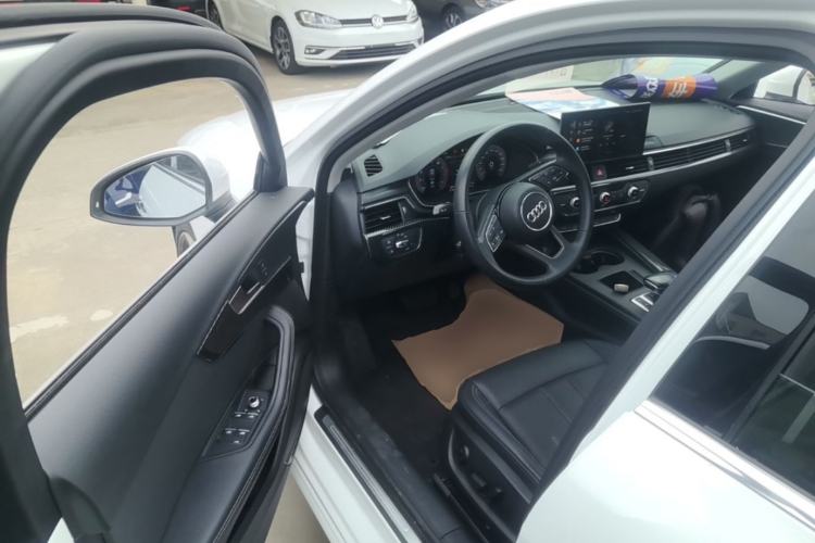 Used Audi A4L 2022 40 TFSI Stylish and Elegant Edition Driver Seat