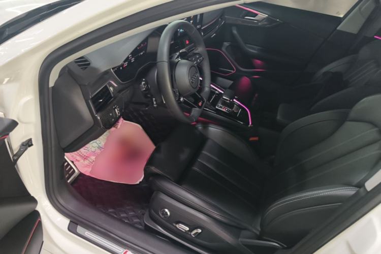 Used Audi A4L 2022 40 TFSI Fashion Dynamic Model Driver Seat