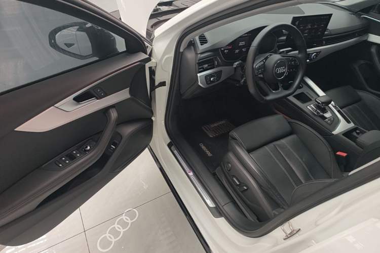 Used Audi A4L 2022 40 TFSI Luxury Dynamic Model Driver Seat