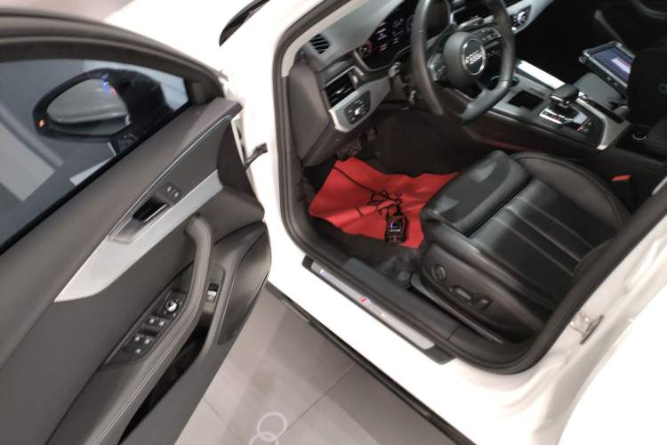 Used Audi A4L 2022 40 TFSI Luxury Dynamic Model Driver Seat