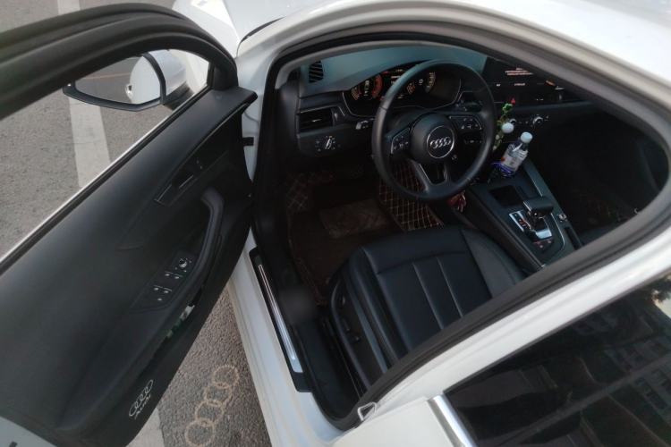 Used Audi A4L 2022 40 TFSI Stylish and Elegant Edition Driver Seat