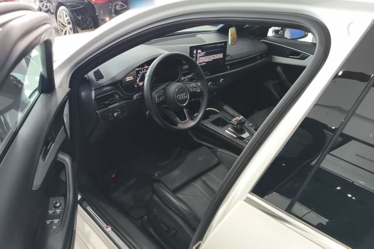 Used Audi A4L 2022 40 TFSI Fashion Dynamic Model Driver Seat