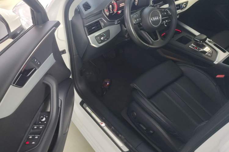 Used Audi A4L 2022 40 TFSI Fashion Dynamic Model Driver Seat