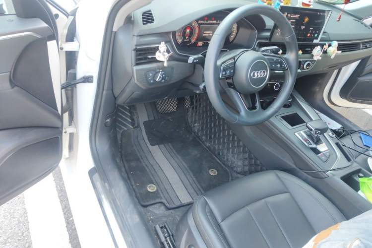 Used Audi A4L 2022 40 TFSI Luxury Prestige Edition Driver Seat