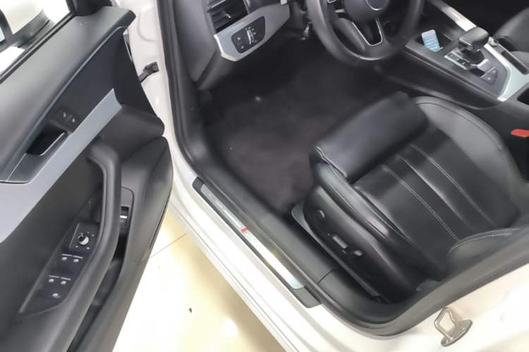Used Audi A4L 2022 40 TFSI Fashion Dynamic Model Driver Seat