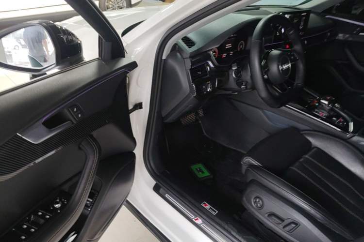 Used Audi A4L 2022 40 TFSI Luxury Dynamic Model Driver Seat