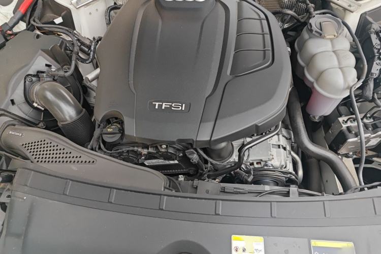 Used Audi A4L 2022 40 TFSI Luxury Dynamic Model Engine Bay