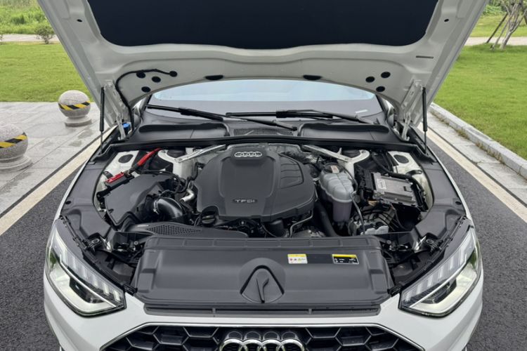 Used Audi A4L 2022 40 TFSI Fashion Dynamic Model Engine Bay