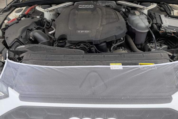 Used Audi A4L 2022 40 TFSI Luxury Dynamic Model Engine Bay