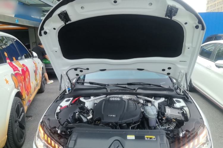 Used Audi A4L 2022 40 TFSI Fashion Dynamic Model Engine Bay