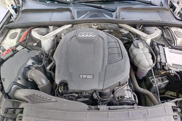 Used Audi A4L 2022 40 TFSI Fashion Dynamic Model Engine Bay