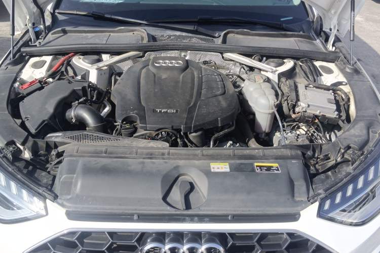 Used Audi A4L 2022 40 TFSI Fashion Dynamic Model Engine Bay