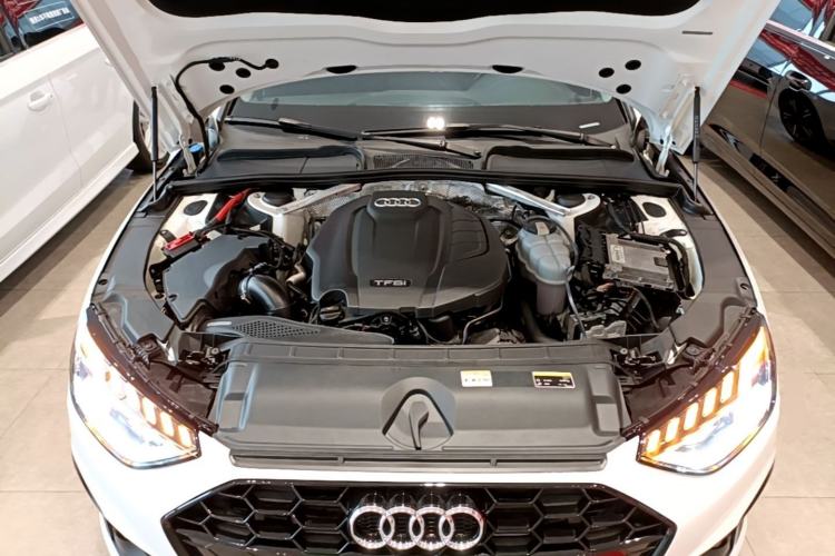 Used Audi A4L 2022 40 TFSI Luxury Dynamic Model Engine Bay