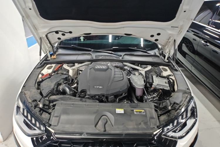 Used Audi A4L 2022 40 TFSI Luxury Dynamic Model Engine Bay
