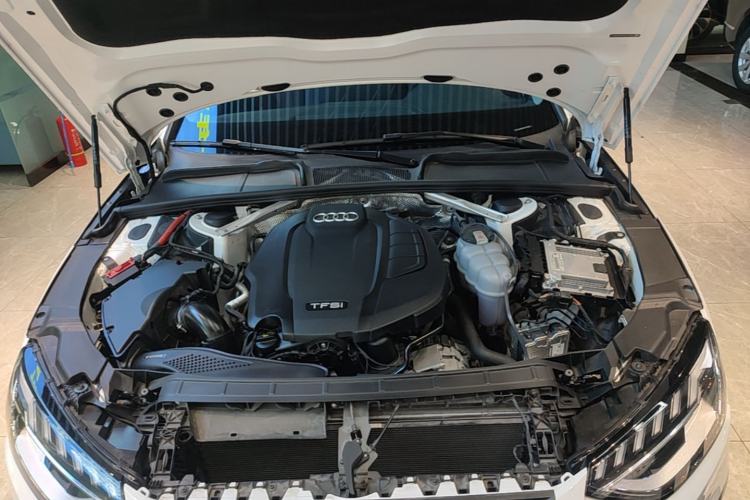 Used Audi A4L 2022 40 TFSI Fashion Dynamic Model Engine Bay