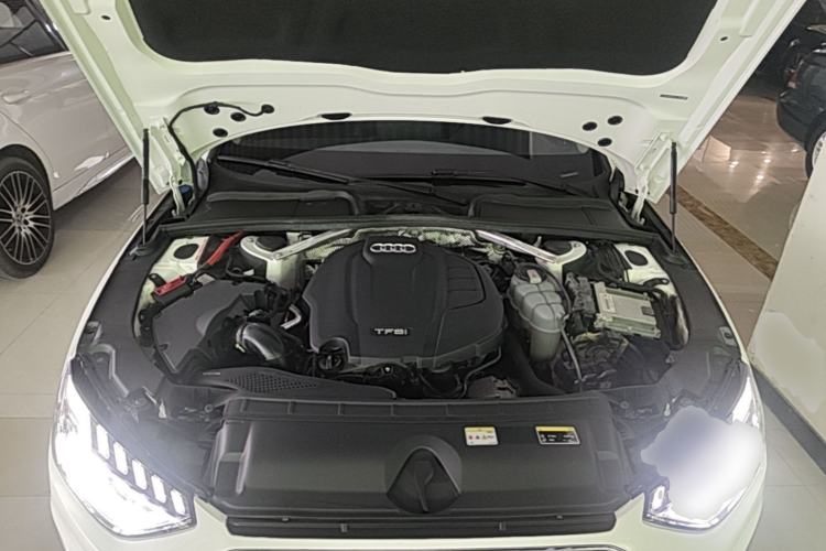 Used Audi A4L 2022 40 TFSI Fashion Dynamic Model Engine Bay