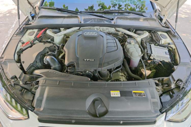 Used Audi A4L 2022 40 TFSI Luxury Dynamic Model Engine Bay