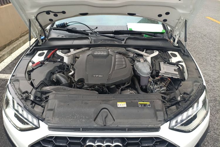 Used Audi A4L 2022 40 TFSI Fashion Dynamic Model Engine Bay