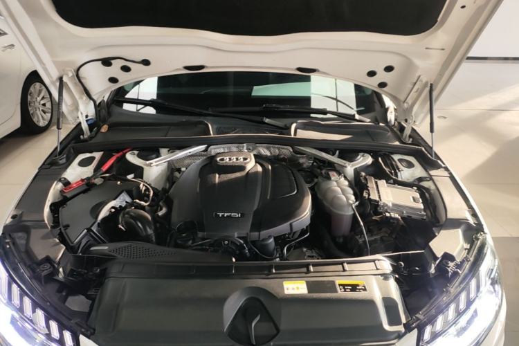 Used Audi A4L 2022 40 TFSI Luxury Dynamic Model Engine Bay