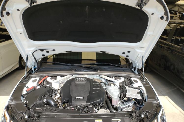 Used Audi A4L 2022 40 TFSI Fashion Dynamic Model Engine Bay