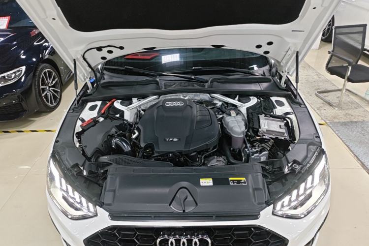 Used Audi A4L 2022 40 TFSI Luxury Dynamic Model Engine Bay