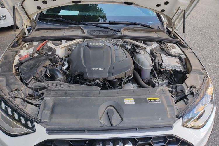 Used Audi A4L 2022 40 TFSI Luxury Dynamic Model Engine Bay