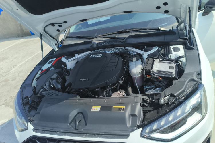 Used Audi A4L 2022 40 TFSI Luxury Dynamic Model Engine Bay