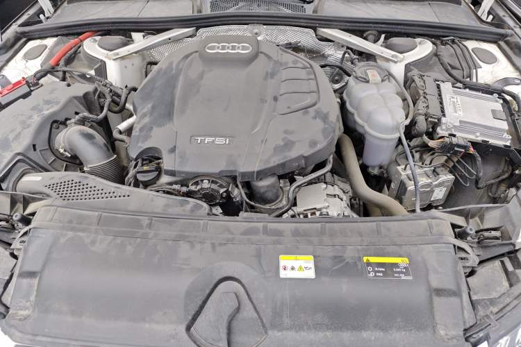 Used Audi A4L 2022 40 TFSI Fashion Dynamic Model Engine Bay