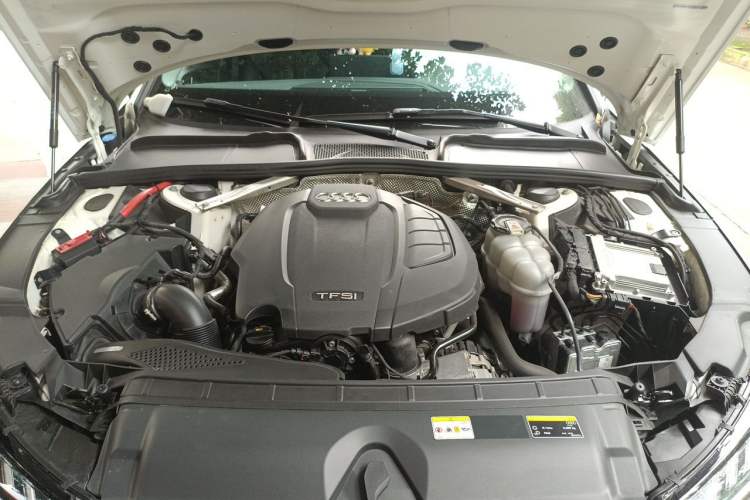 Used Audi A4L 2022 40 TFSI Luxury Dynamic Model Engine Bay