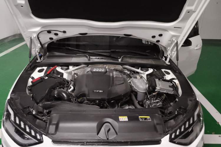 Used Audi A4L 2022 40 TFSI Luxury Dynamic Model Engine Bay