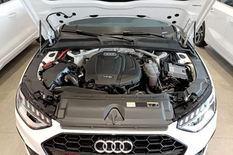 Used Audi A4L 2022 40 TFSI Luxury Dynamic Model Engine Bay