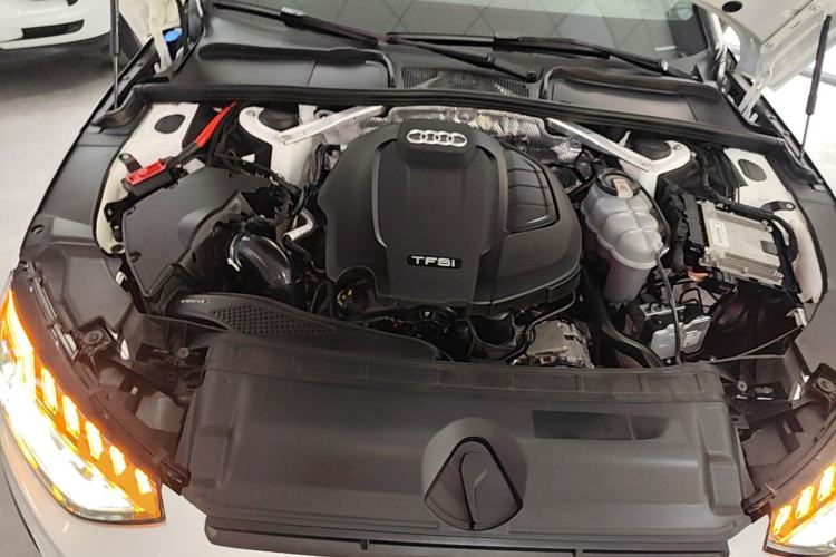 Used Audi A4L 2022 40 TFSI Fashion Dynamic Model Engine Bay