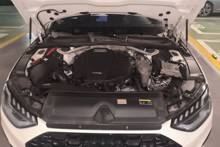 Used Audi A4L 2022 40 TFSI Luxury Dynamic Model Engine Bay