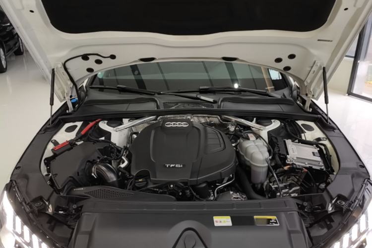 Used Audi A4L 2022 40 TFSI Luxury Dynamic Model Engine Bay