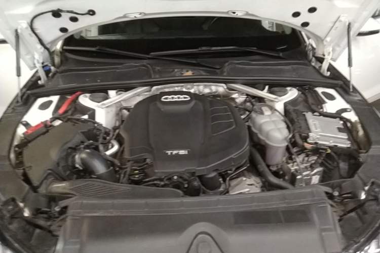 Used Audi A4L 2022 40 TFSI Luxury Dynamic Model Engine Bay
