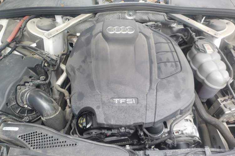 Used Audi A4L 2022 40 TFSI Fashion Dynamic Model Engine Bay