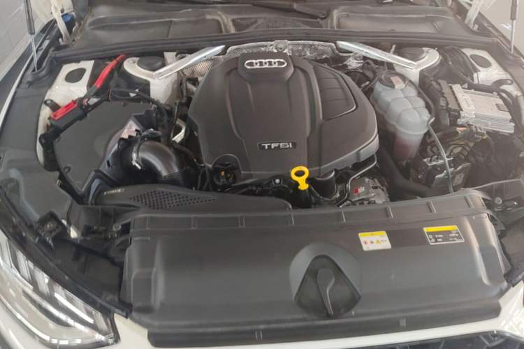 Used Audi A4L 2022 40 TFSI Luxury Dynamic Model Engine Bay