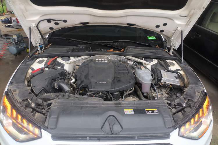 Used Audi A4L 2022 40 TFSI Fashion Dynamic Model Engine Bay
