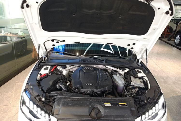 Used Audi A4L 2022 40 TFSI Fashion Dynamic Model Engine Bay