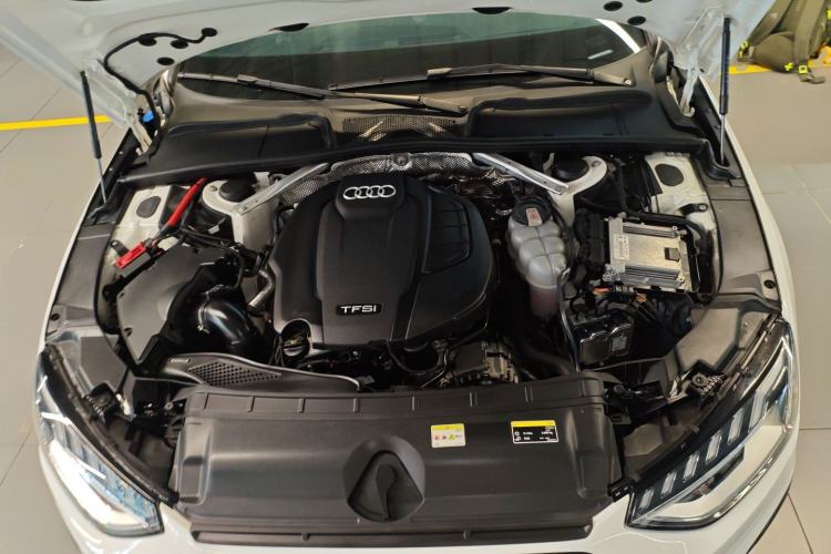 Used Audi A4L 2022 40 TFSI Luxury Dynamic Model Engine Bay
