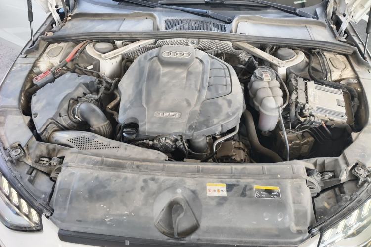 Used Audi A4L 2022 40 TFSI Fashion Dynamic Model Engine Bay