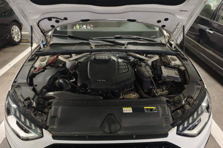 Used Audi A4L 2022 40 TFSI Luxury Dynamic Model Engine Bay