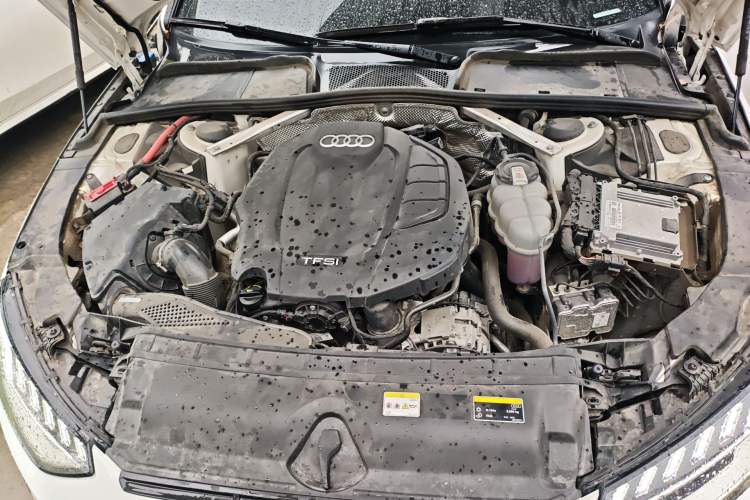 Used Audi A4L 2022 40 TFSI Luxury Dynamic Model Engine Bay
