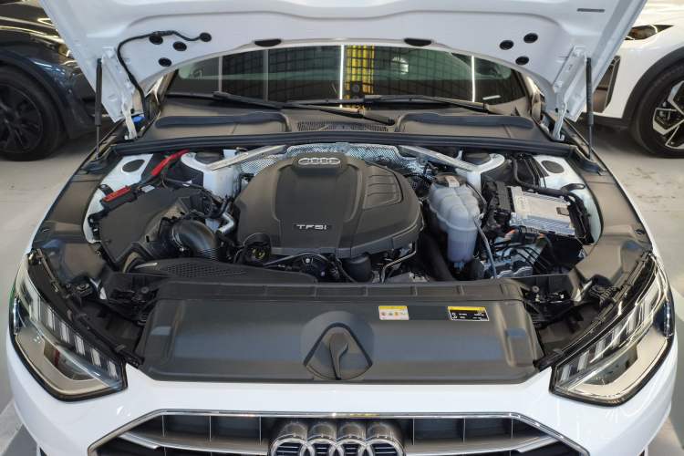 Used Audi A4L 2022 40 TFSI Stylish and Elegant Edition Engine Bay