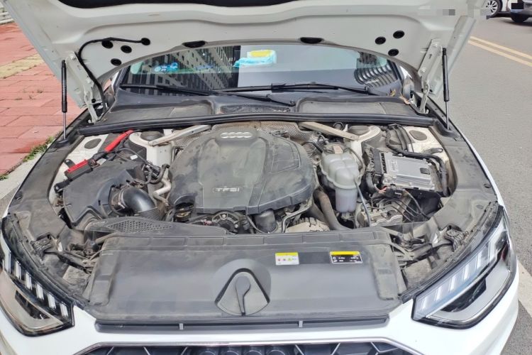 Used Audi A4L 2022 40 TFSI Fashion Dynamic Model Engine Bay